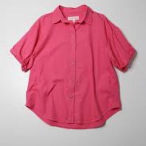 Aritzia Denim Forum fuchsia 'Jane' button up short sleeve shirt